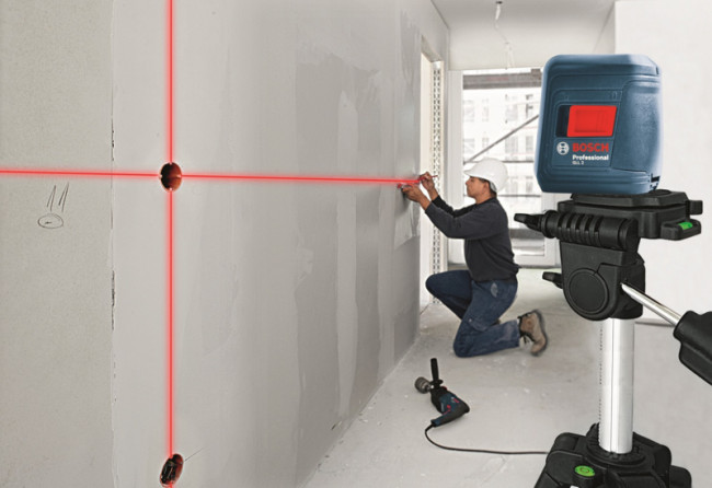 Лазерный уровень BOSCH GLL 2 с держателем MM2