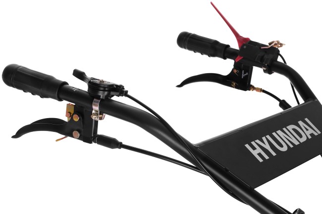 Бензиновый мотоблок  Hyundai T 1300 с комплектом колес Бензиновый мотоблок  Hyundai T 1300 с комплектом колес