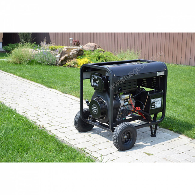 Дизельный генератор Hyundai DHY 6000LE