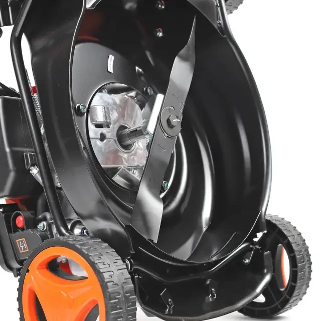 Бензиновая газонокосилка Patriot PT 41LM Бензиновая газонокосилка Patriot PT 41LM